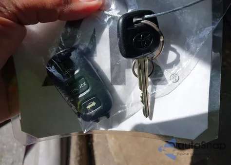 2002 Toyota Camry Le from USA, damaged, VIN 4T1BE32K72U025088